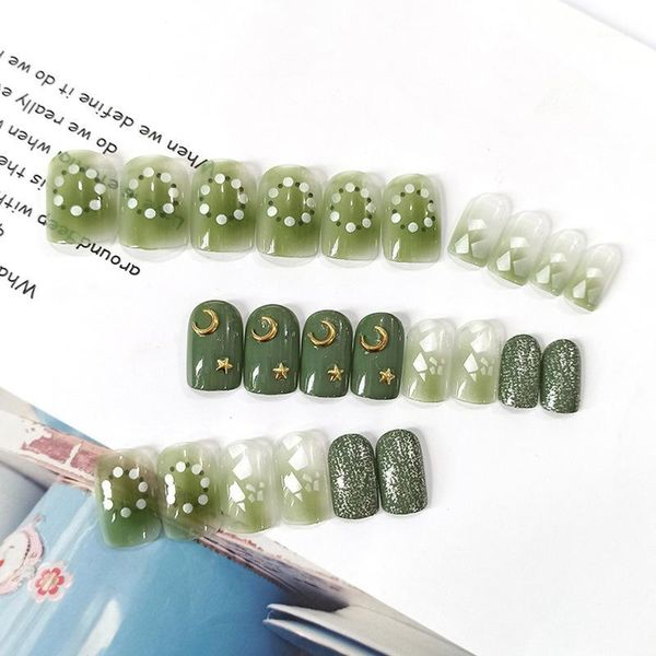 

24pcs fresh matcha green moon stars pattern paillette decorated dye fake nails summer beach wearable temperament d1, Red;gold