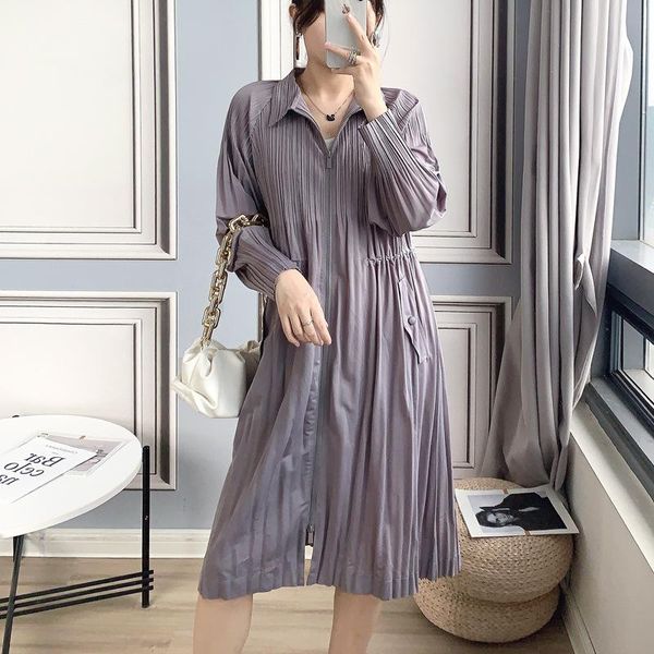 

pleated women's design 2021 loose and thin long windbreaker trench coats, Tan;black