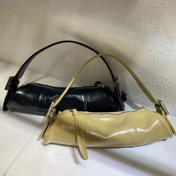 

design hand early spring 2021 new round cowhide stick with diamond banana bag hknv