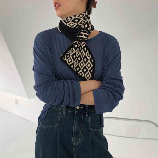 

the new design korean autumn and winter new knitted rhombic wool small ins wind warm cross letter scarf, Blue;gray