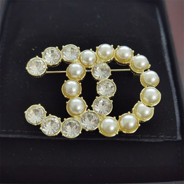 

half pearl half diamond temperament brooch small fragrance dress suit accessories fragrance granny jewelry couple giftl, Gray