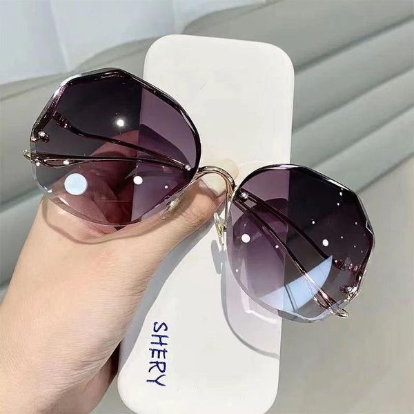 

sunglasses 2021 fashion tea gradient women ocean water cut trimmed lens metal curved temples sun glasses female uv400, White;black