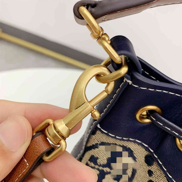 

2021 new tb bucket bag small single shoulder hand