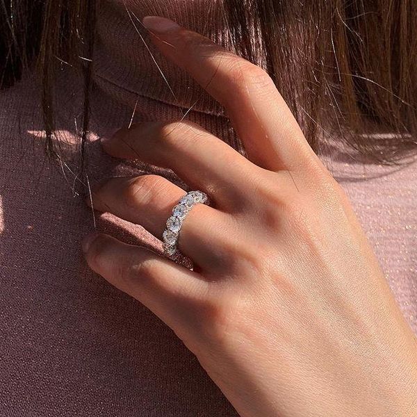 

huitan luxury wedding ring with dazzling the whole circle zircon stone geometric year present for women fashion jewelry rings, Slivery;golden