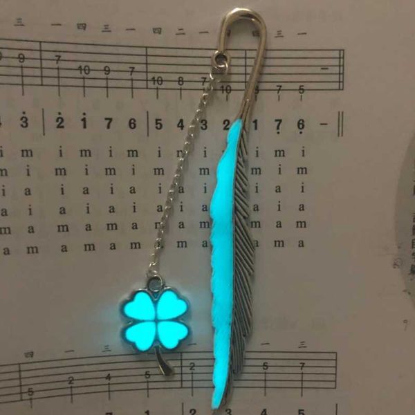 

bookmark luminous four-leaf clover personalized ancient silver alloy fluorescent feather jewelry exquisite stationery