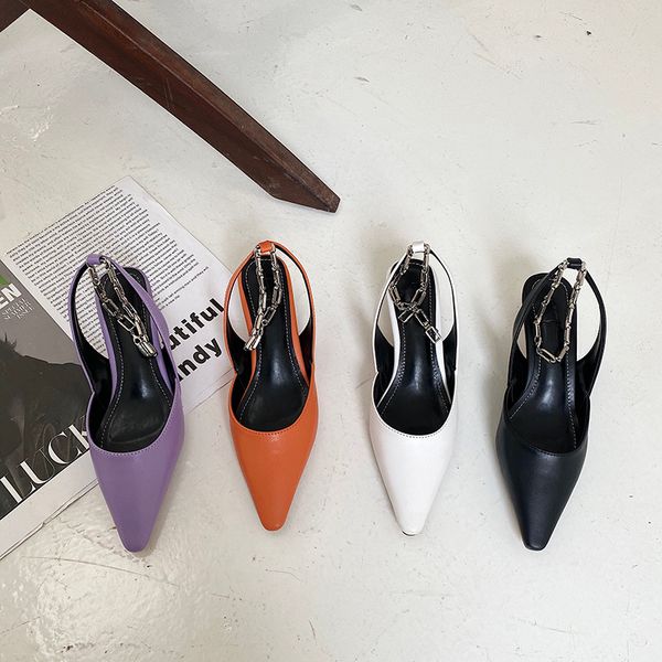 Sandali con punta a punta primavera / estate Tacchi bassi sottili Bianco / Nero / Arancio / Viola Scarpe eleganti con cinturino alla caviglia con catena in metallo moda 39 210513