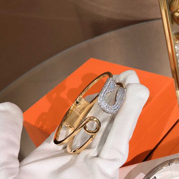Beliebte Marke Pin Sub Zirkon Intarsien Luxus Mode Manschette Armband Elegante frauen Kupfer Exquisite Fee Rose Gold Silber 2022