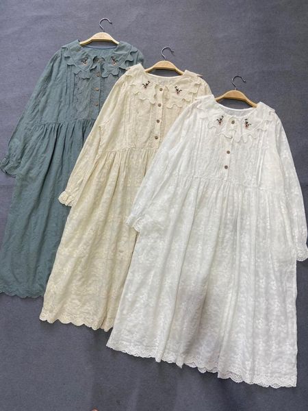 

casual dresses early autumn female embroidered long-sleeved dress embroidery lace collar, Black;gray