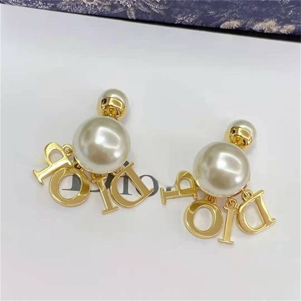 

85% off factory clearance family earrings size pearl new fashion red same earrings copper silver needle, Golden
