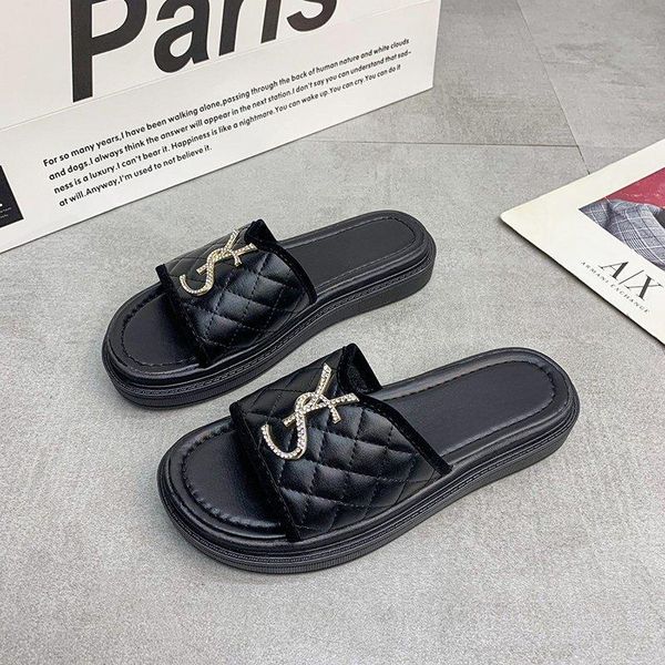 Terlik Kadın Sandalet Yaz Moda Daireleri Palt Pu Ayakkabıları 2023 Desiger Elbise Flip Flops Zapatos Mujerslippers