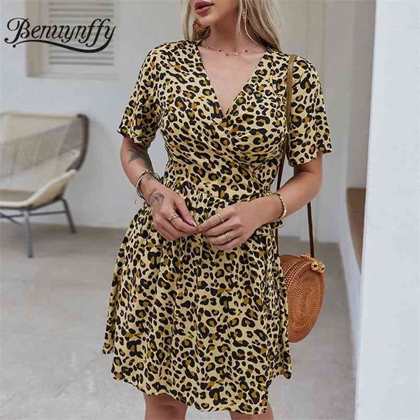 Surplis Cou Imprimé Léopard Cravate Taille Robes D'été À Manches Courtes A-ligne Casual Femmes Mini Robe Rue Vêtements 210510