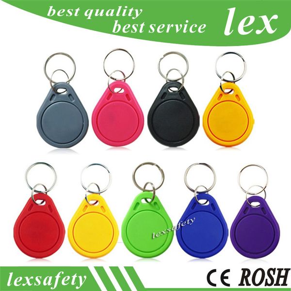 100 pcs Custom Color 13.56MHz Tag RFID FUID CART CART CHUTE One-time Copy Clone Keychain UID Alterado Bloco 0 Gravável Fechar Keytag