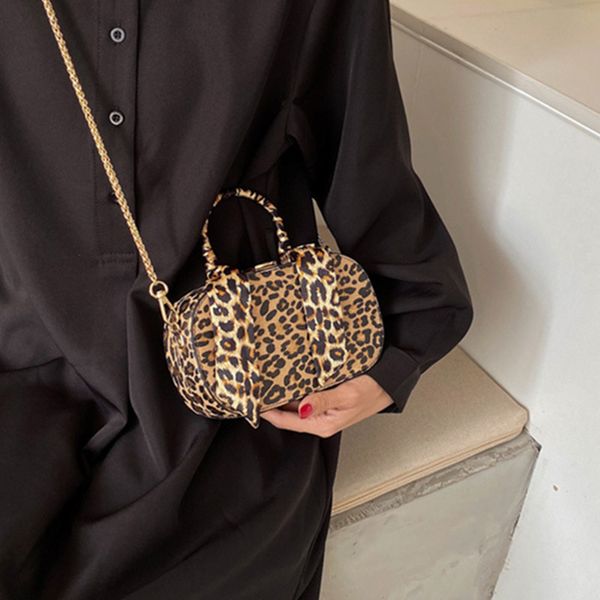 

shaped dinner leopard portable shoulder fashion creative chain cross box bag
