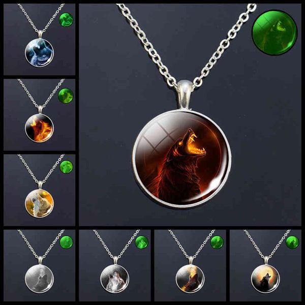 

2021 new pendant necklaces full moon wolf luminous fashion glass dome cool men women jewelry glow in the dark sier color metal cab, Silver