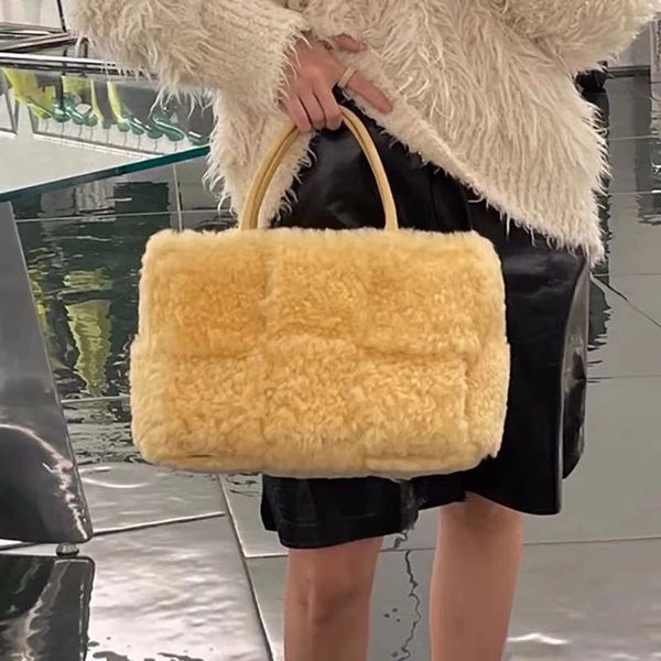 

amazing plush handbag arco tote with detachable interior zipped pocket bag winter new woven fur big capacity shopping bag designer bags
