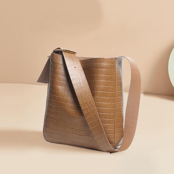 

cross body 2021 leather large-capacity bucket bag head layer cowhide pattern wide shoulder strap single-shoulder mother-in-law bags