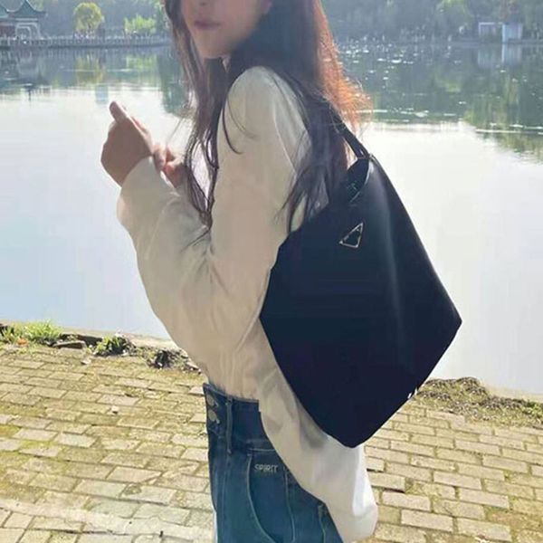 

vintage shopping bag original metal shoulder bags genuine leather material high-quality handbags all-match fashion must-have for hipsters fa