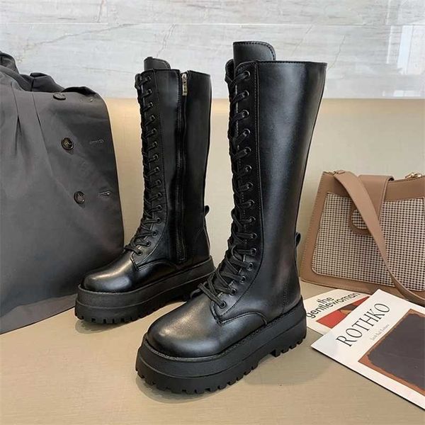 Mulheres combate botas antumn feminino alta plataforma gótico sapatos de couro preto lace up joelho 211105