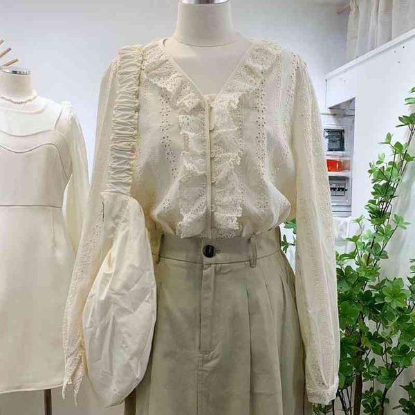 

elegant fungus edge patchwork button up shirt woman blouse fashion hollow out women spring long sleeve blusas de mujer 210514, White