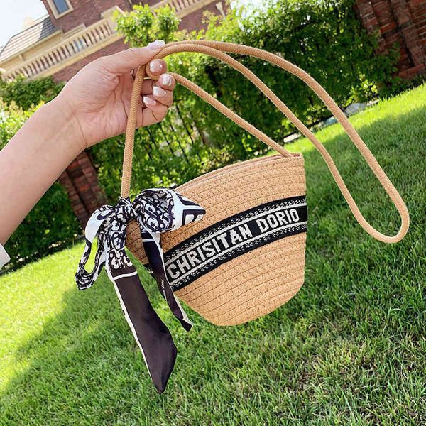 

70% off d family letter woven women's 2021 new vegetable basket bag 3sox 8pis