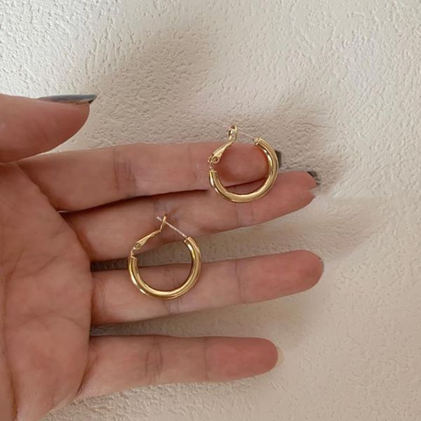 

Hoop & Huggie Korean Metal Round Small Earrings For Women 2021 Simple Gold Silver Color Geometric Cute Elegant Earings Fashion Jewelry, Golden;silver