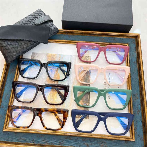 

2022 factory wholesale family fashion cat's eye box frame glasses star same myopia flat lens, White;black