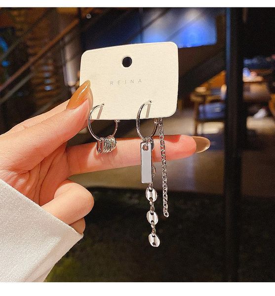 

stud 2021 hip hop asymmetric chain earrings women's simple cool style individual design sense ear pendant fashion jewelry, Golden;silver
