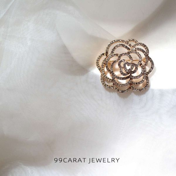 

99 carat style jewelry art flash diamond rose element hollowed out exaggerated temperament brooch xt, Gray