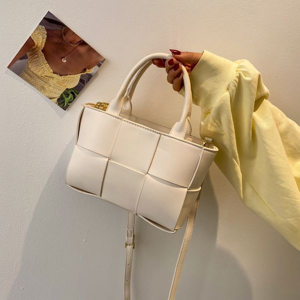 

bottega summer woven fashion trend versatile one shoulder messenger women's portable summer small square bag designer handbag wan