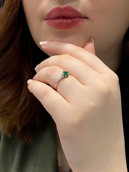 

minimal emerald green zircon diamond montÃ¼r 925 silver ring cluster rings, Golden;silver