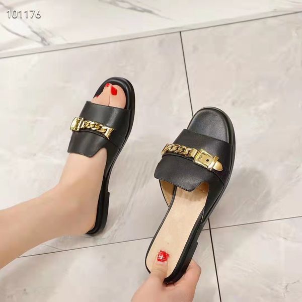 

2021 women designers flat slides slippers sandals foam runner platform genuine leather shoes sandal beach novelty scuffs shoe mules womens s, Black