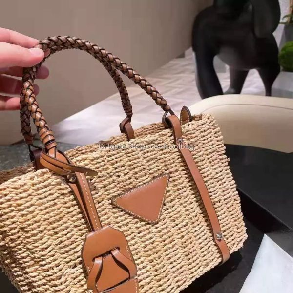 

2022 classic shopping bags, luxury brand handbags, high-end fashion, shoulder bag, handbag, exquisite hardware, simple shapes, fashionable s