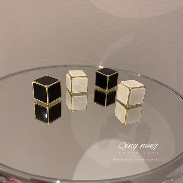 

stud 2021 stylish stereoscopic square earrings simple and elegant black white sugar for woman jewelry wholesale, Golden;silver