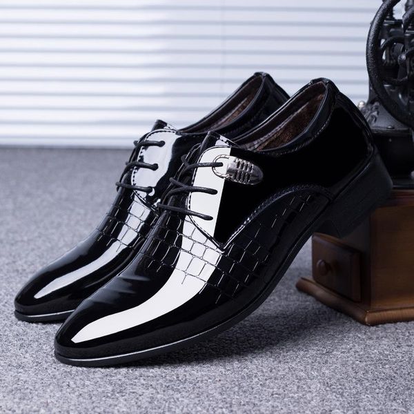 

patent leather carved italian formal oxford plus size 38-44 for autumn mocassin homme 2021 man flat classic men dress shoes, Black
