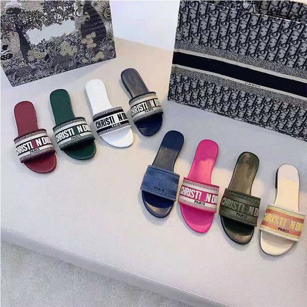 

2021 new summer family one letter embroidered women's slippers with flat bottom and thick heel, Black