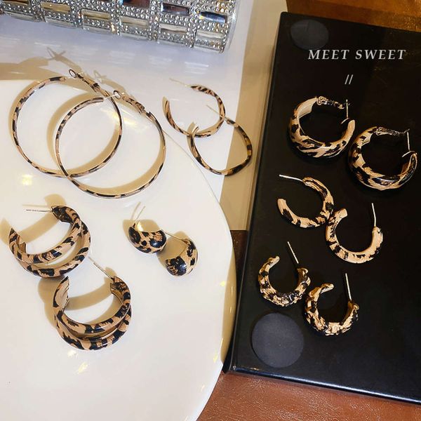 

925 silver needle simple design earrings collection of fashion trend in south korea, Black