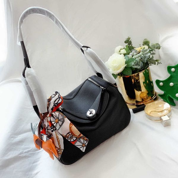 

sports 2021 womens luxury designer leather bags fashion and comfortable chain shoulder messenger bag handbag 67834