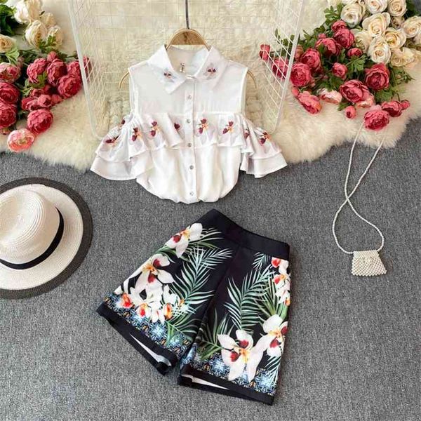 

temperament summer two piece set women floral print shorts ruffles strapless shirt siuts short trousers holiday outfits 210602, White
