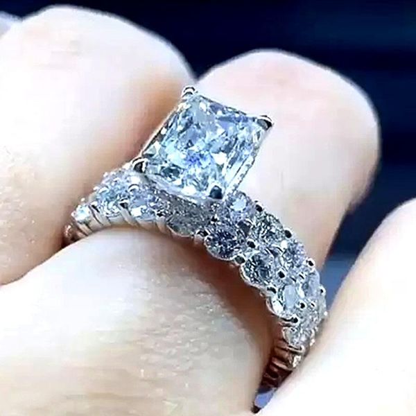 Anéis de casamento Trendy Double Row Cz Stone Stone Feminino Pron Elegante Cenário Quadrado Cúbico Zircão para Mulheres Jóias de Partidas