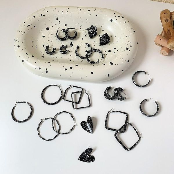 

hoop & huggie minar trendy black and white contrast color c shape earring for women love heart geometric twist vintage jewelry, Golden;silver