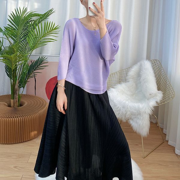 

knits miyake fashion batwing sleeve o-neck fold in solid t-shirt stock, White