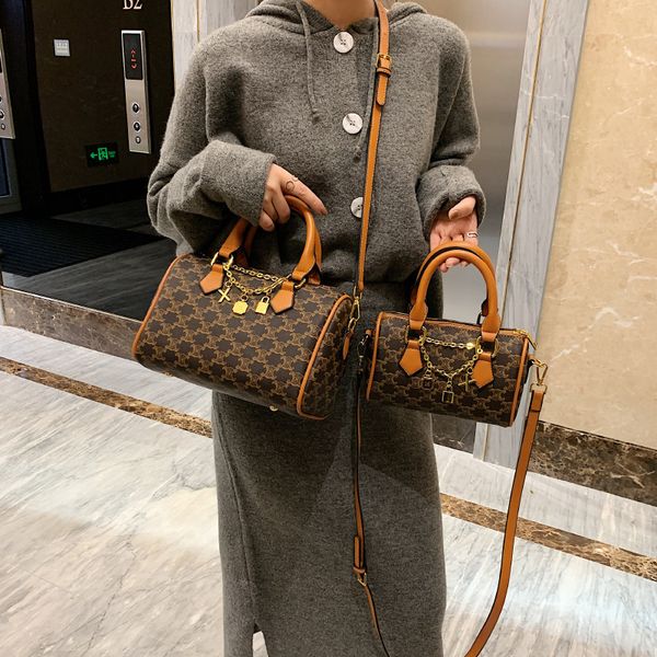 

luxury handbags color contrast women's hand tote 2021 new style temperament personality chain one shoulder straddle fashion bag