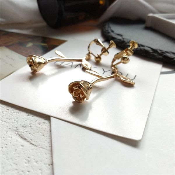 

clip-on & screw back igu 2021 3d rose clip earrings for women student gold color alloy no pierced ear statement wholesale e441, Silver