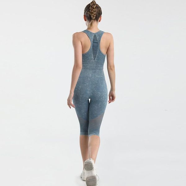

yoga outfit women's tracksuit seamless padded push up bra knee length pants high waist hip lifting sports mesh tights set