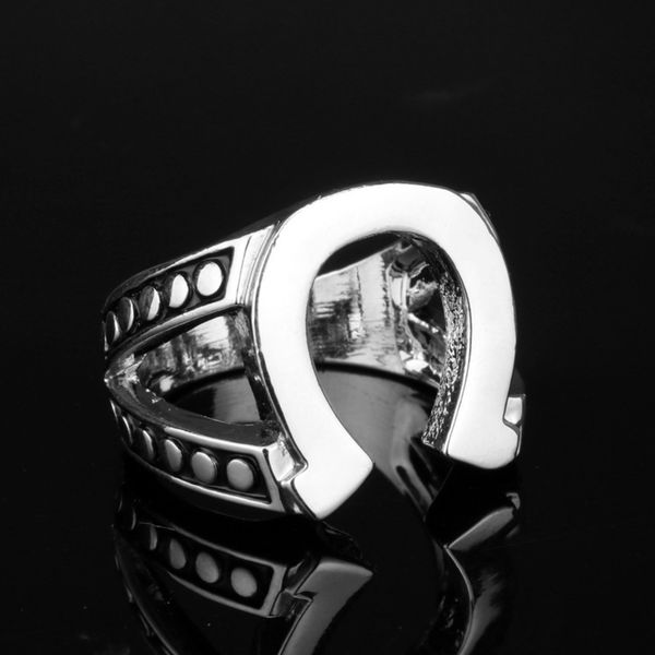 

accessories: fire line detective horseshoe ring, u-shaped metal ring, Black