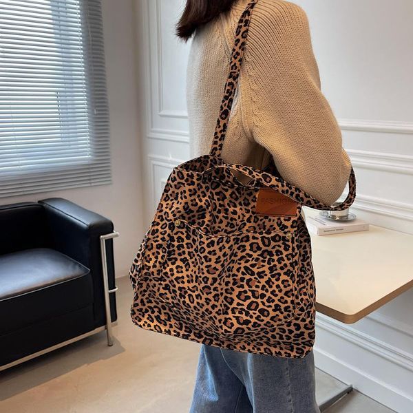 

evening bags large women's bag, shoulder bag design, lightweight autumn and winter handbag, high-quality shopping a