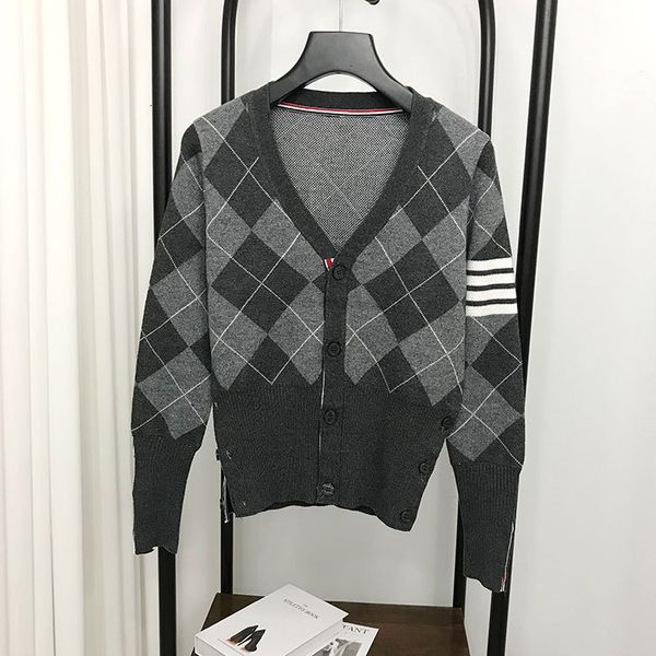 

hoodies fashion tb brand sweaters women loose v-neck cardigans clothing argyle striped cotton spring and autumn casual coat, Black