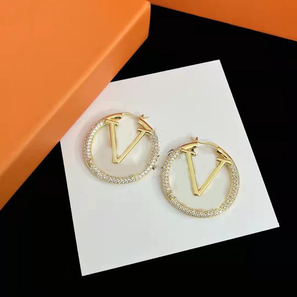 2022 дизайнерские гвоздики Gold Hoop Серьги леди женщины вечеринка набор шнек серьги свадебные влюбленные подарок вовлечение украшения для невесты