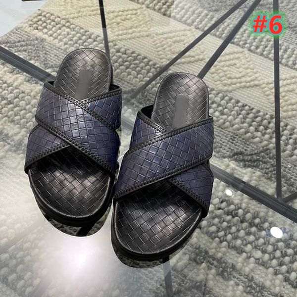 

with box 2021 men's beach slippers summer fashion wide flat sandals casual flip flop size 38-45, Black