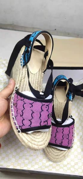 2021Women Sandalet Lüks Tasarımcı Ayakkabı Üstün Kaliteli Butik Noble Klasik Vintage Marka Espadrilles Günlük Boyutu 35-41